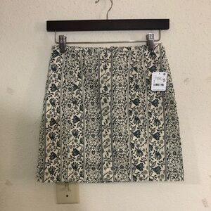 Free People Women Denim Mini Skirt Size 2 Modern Femme Novelty Cream Blue Casual